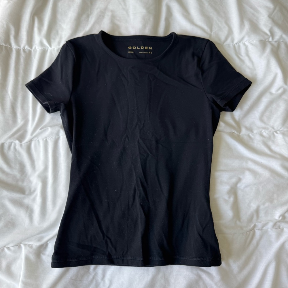 aritzia golden (tna) butter essential tee